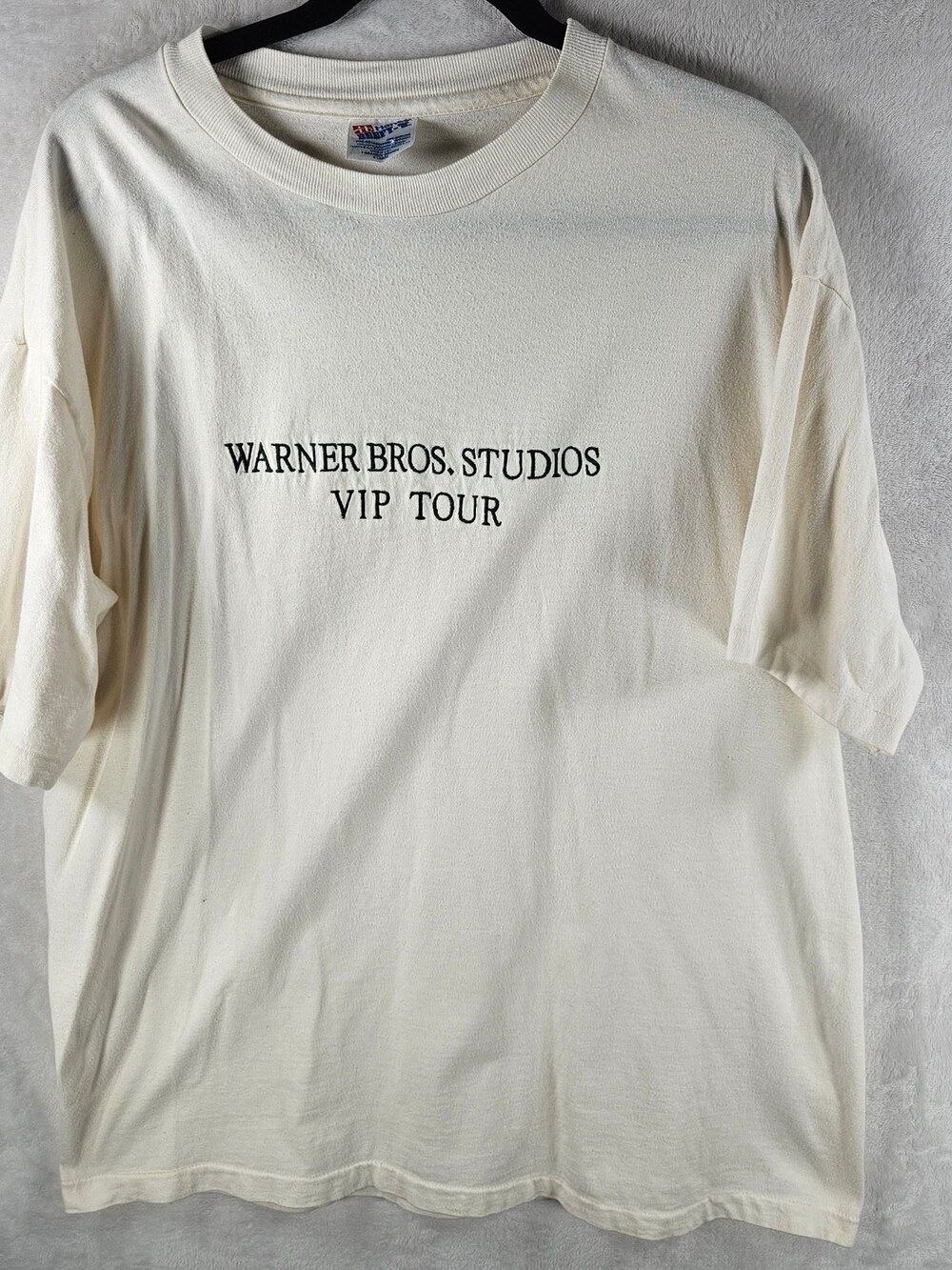 Hanes T-Shirt Warner Bros Studios VIP Tour Embroidered White Size XL *Fits Large